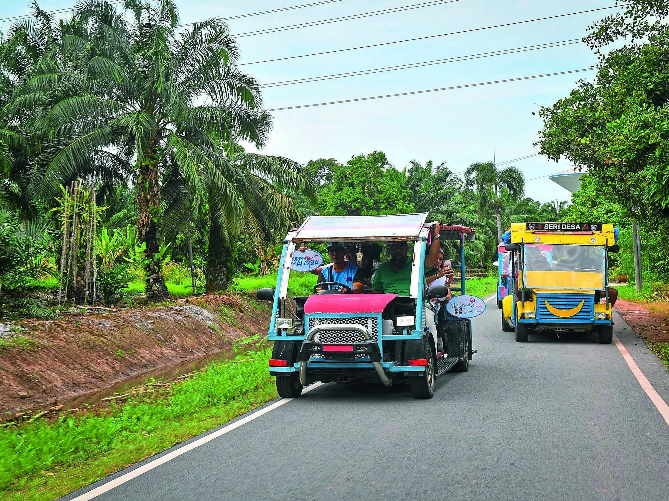 An open-air village tram links farms, orchards and everyday encounters.